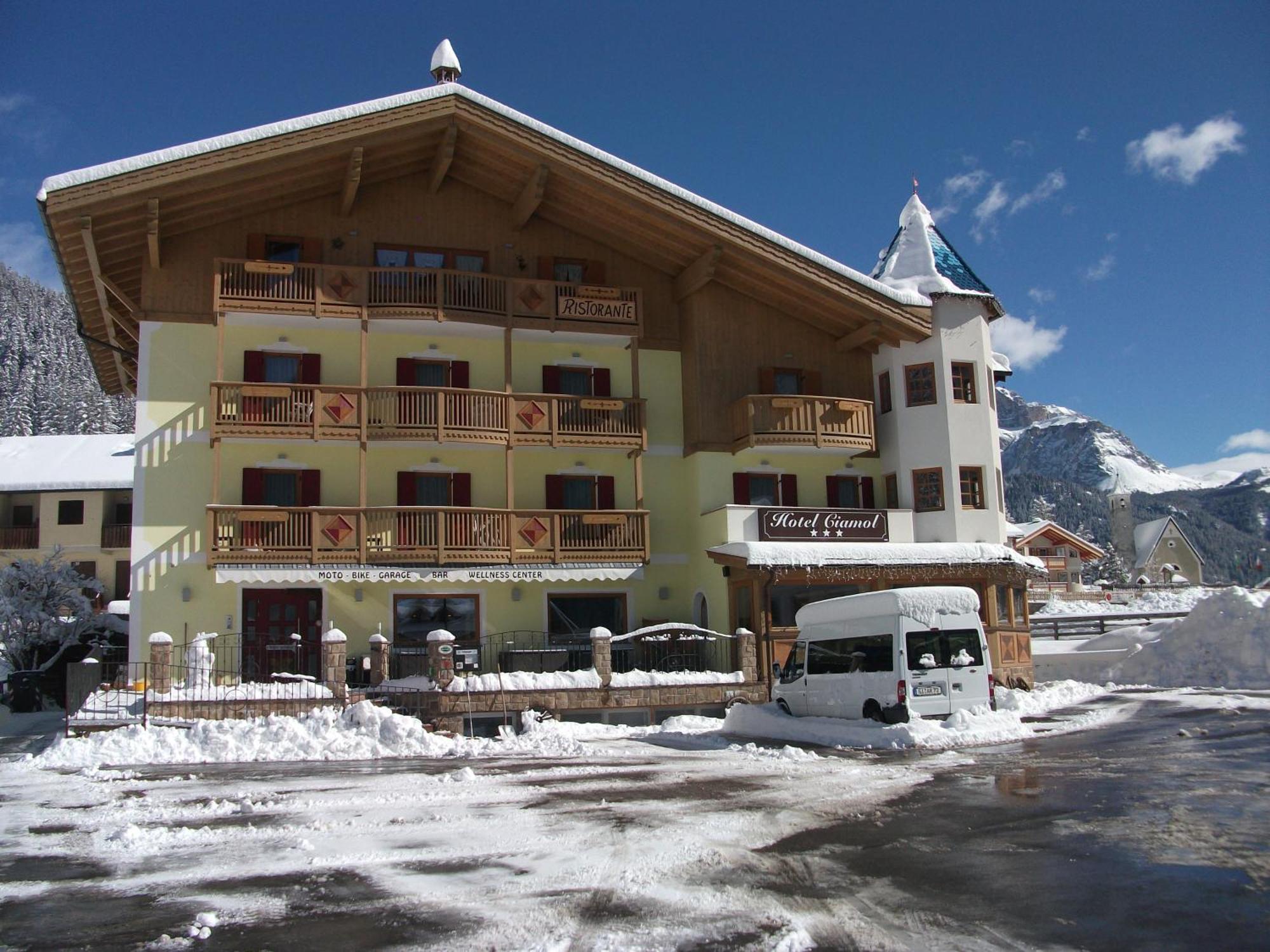 Hotel Ciamol Campitello di Fassa Bagian luar foto