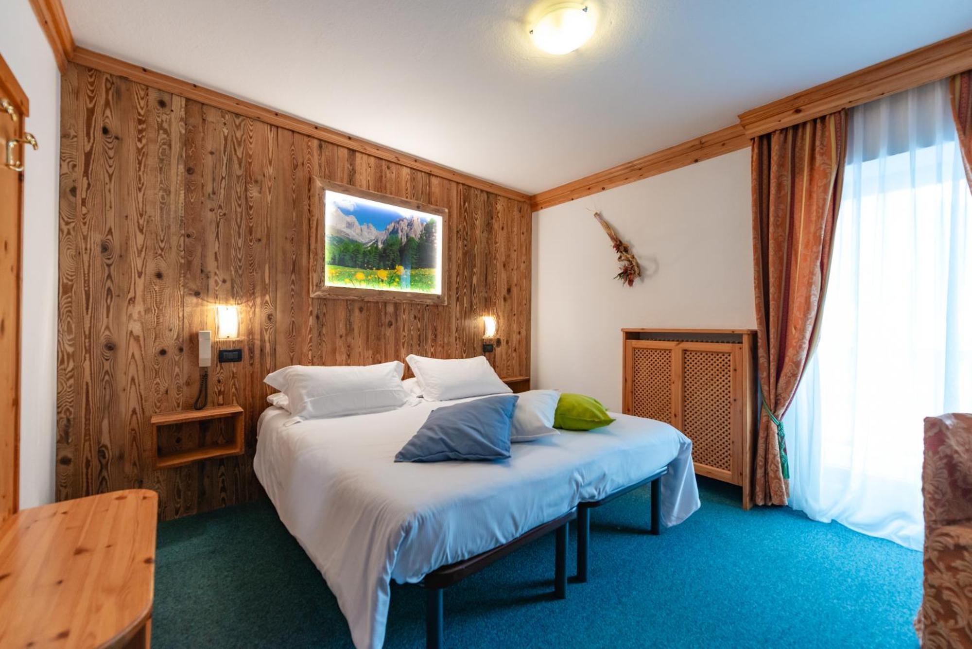 Hotel Ciamol Campitello di Fassa Bagian luar foto