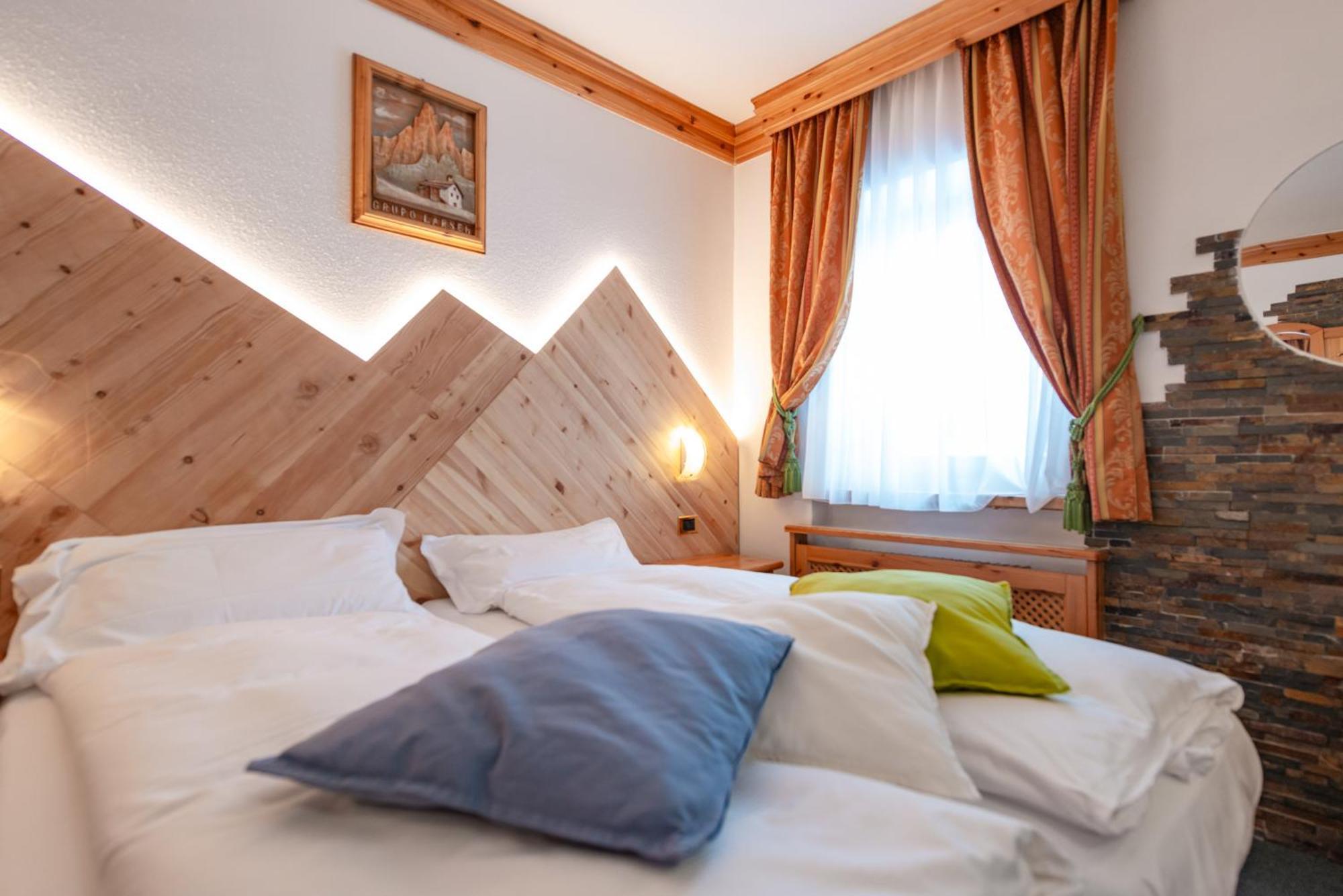 Hotel Ciamol Campitello di Fassa Bagian luar foto