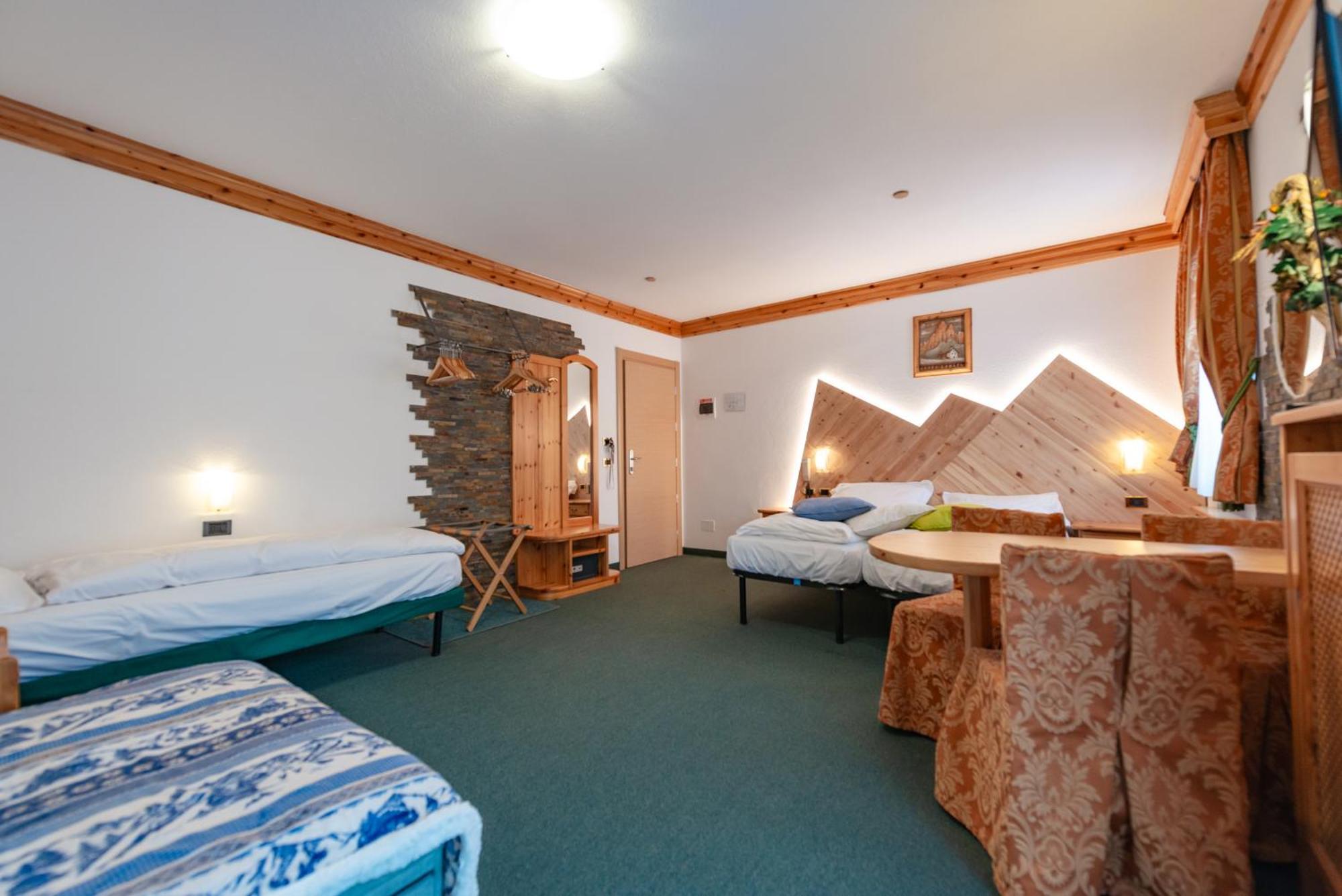 Hotel Ciamol Campitello di Fassa Bagian luar foto