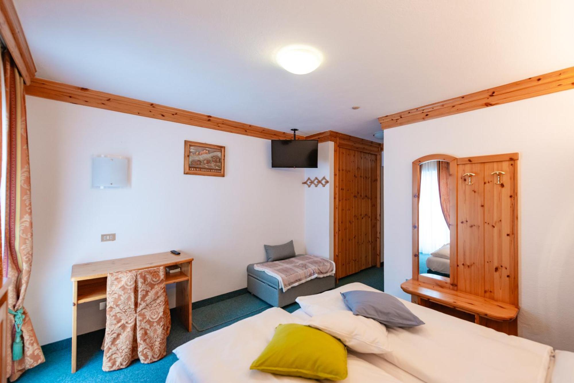 Hotel Ciamol Campitello di Fassa Bagian luar foto